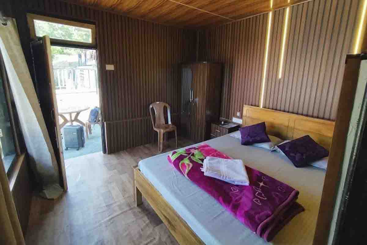Deluxe Room View 4